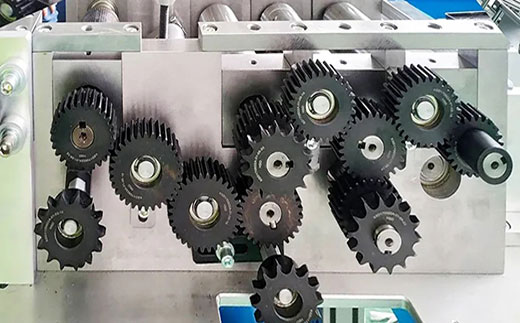 28圈全自动口罩生产流水线局部实拍图片